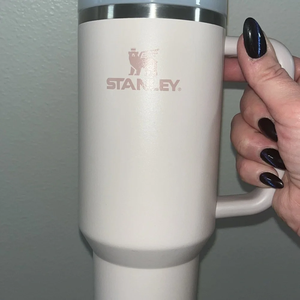 Stanley 40oz - Picture 3 of 6